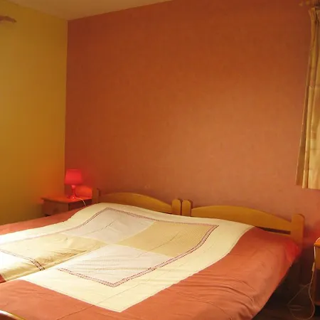 Spacious Holiday Near Forest In Habiemont *