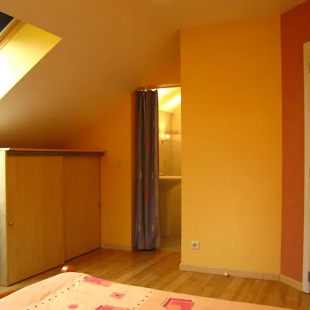 Spacious Holiday Near Forest In Habiemont Neucy