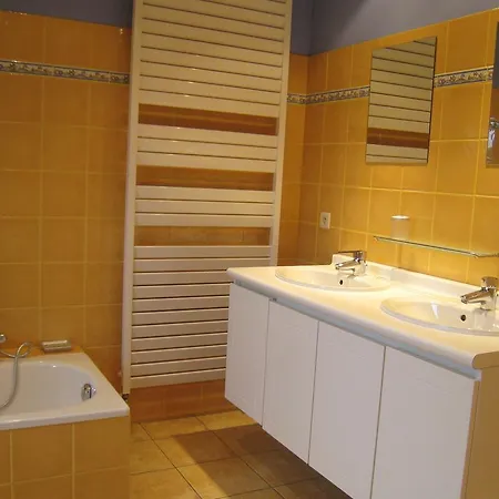 Spacious Holiday Near Forest In Habiemont *